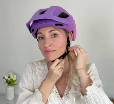 Fietshelm KED Embrace MU-1 - Violet - roze mat - Lifestyle foto 2