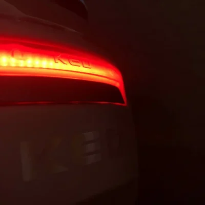 KED Mitro UE-1 Mips - Achterlicht aan